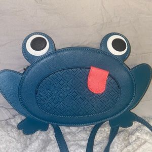 Lily bloom frog purse